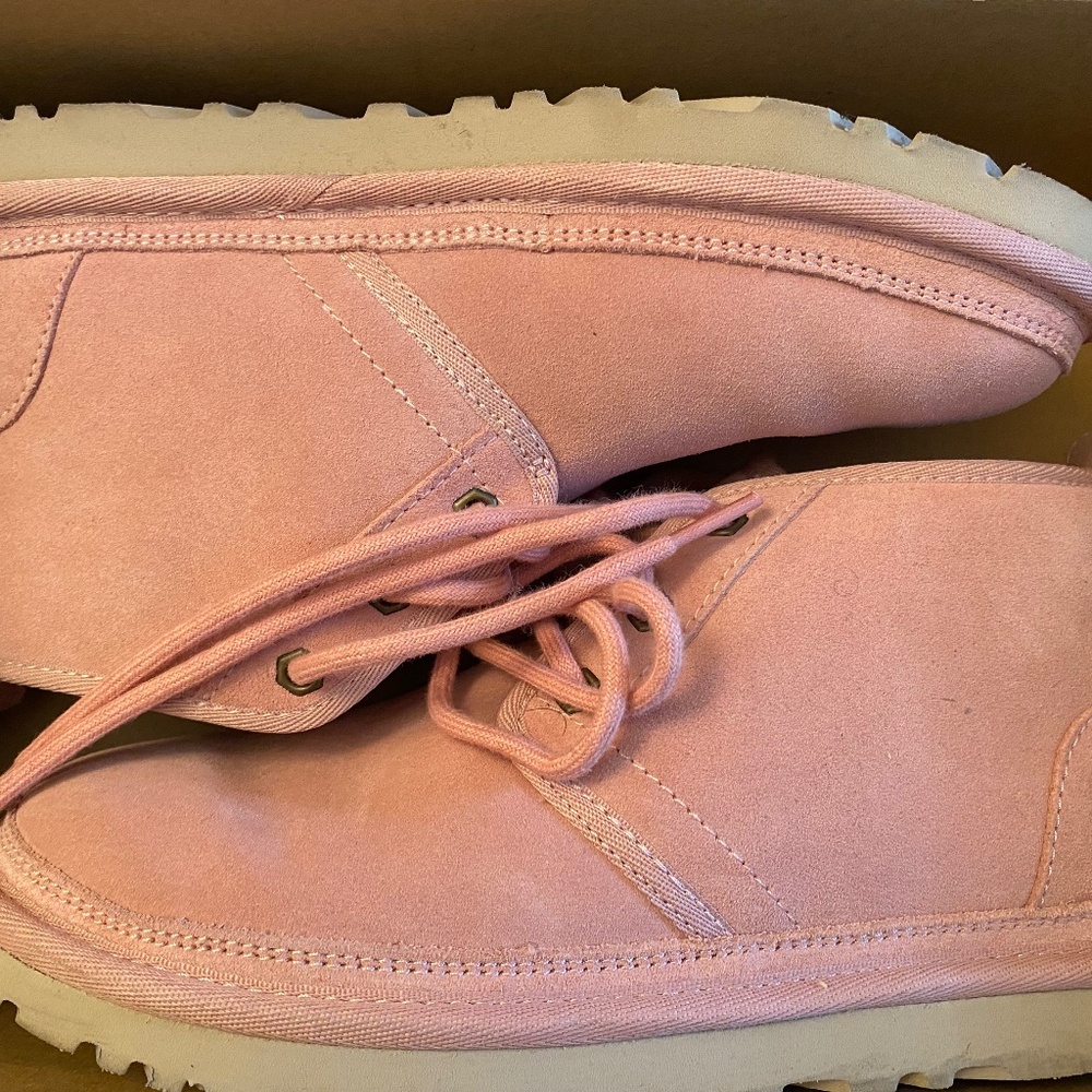 Women’s Shell Pink Ugg Neumel Boots size 7